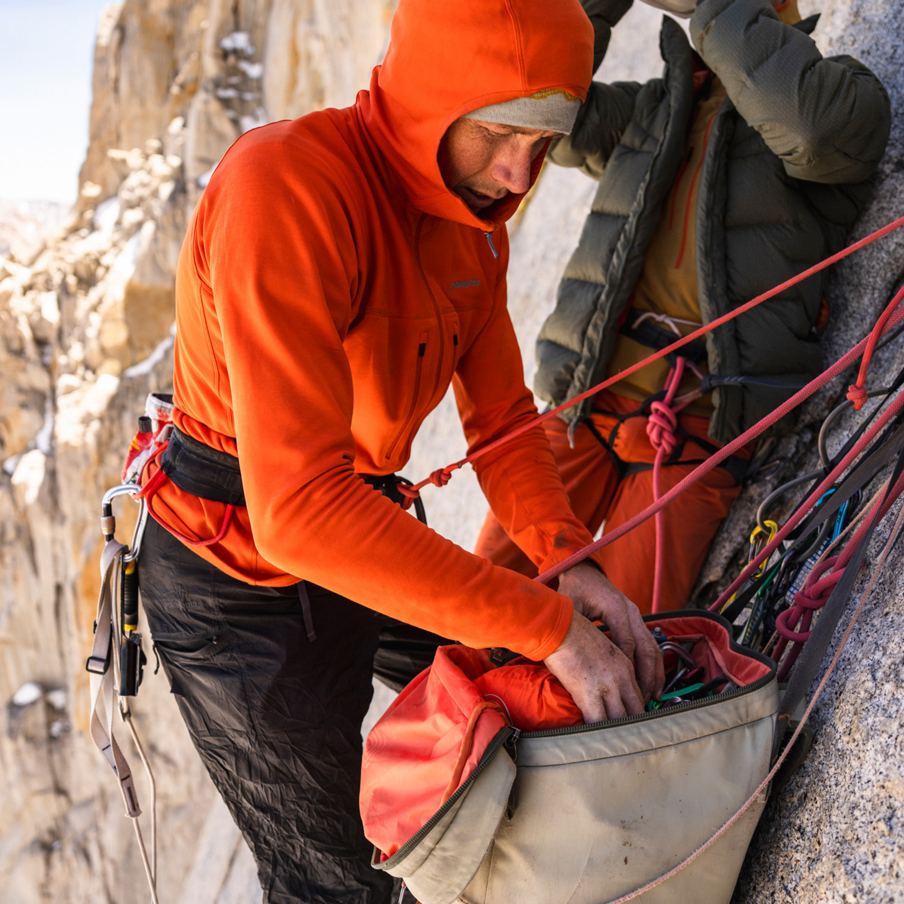 Men's R1 Ultralight Hoody - Image 21