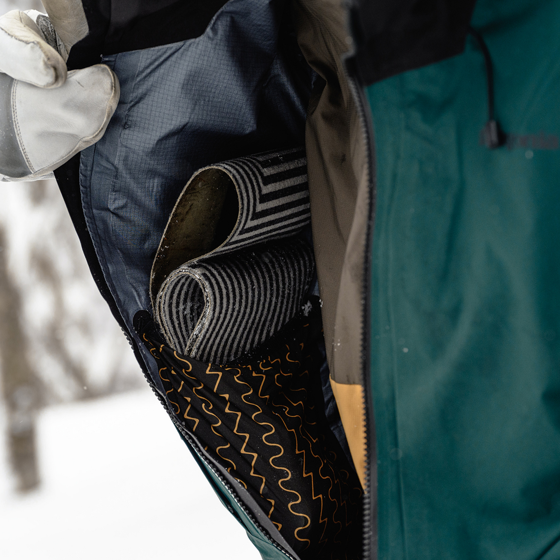 Men's PowSlayer Jacket - Image 17