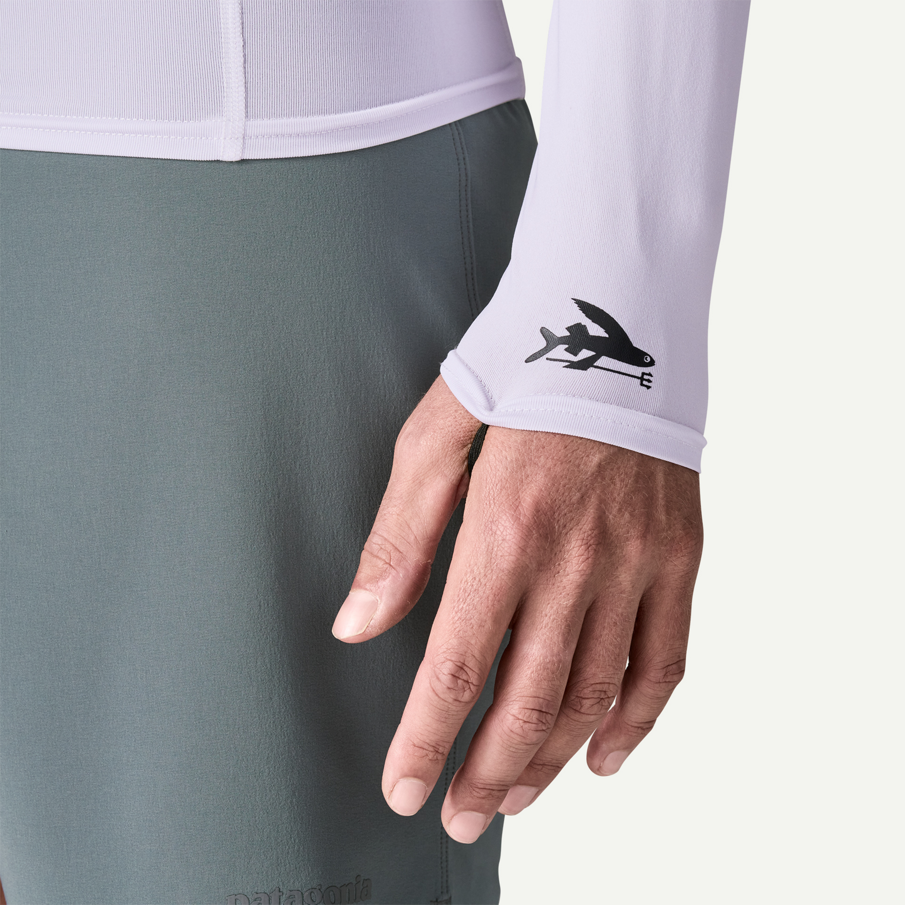 Men's Long-Sleeved RØ Surf Top - Image 7